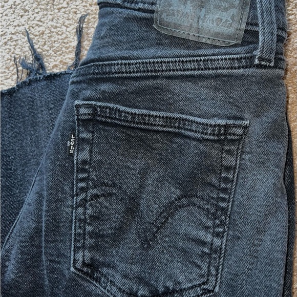 Levi's High Rise Jeans - Picture 2 of 7